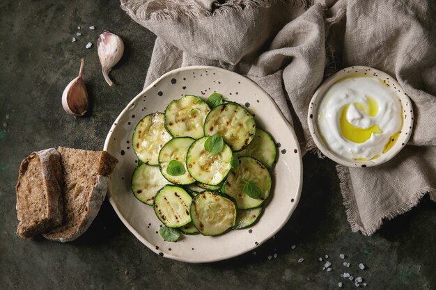 Gegrilde courgettesalade