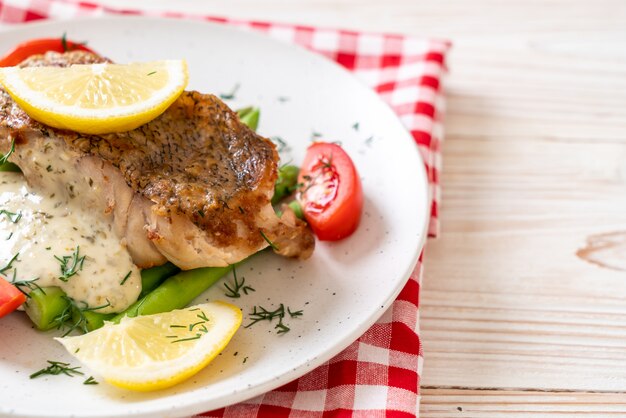 gegrilde snapper vis steak