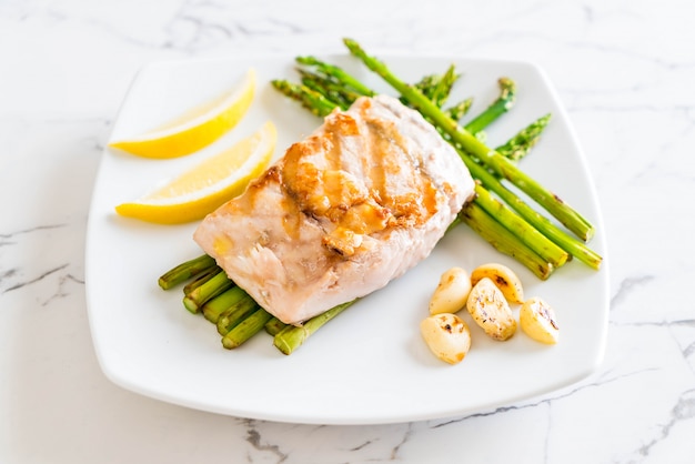 gegrilde snapper vis steak