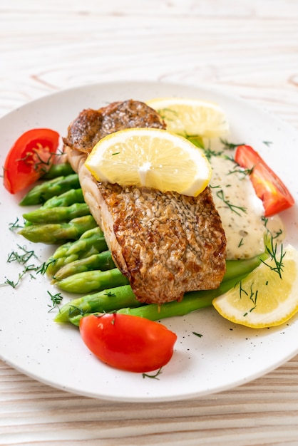 gegrilde snapper vis steak