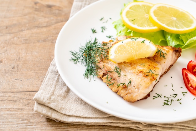 Gegrilde snapper vis steak