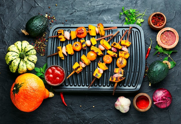 Gegrilde Veggie Spiesjes Met Pompoen En Cherry Tomaten