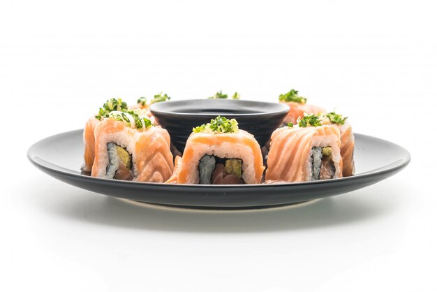 gegrilde zalm sushi roll