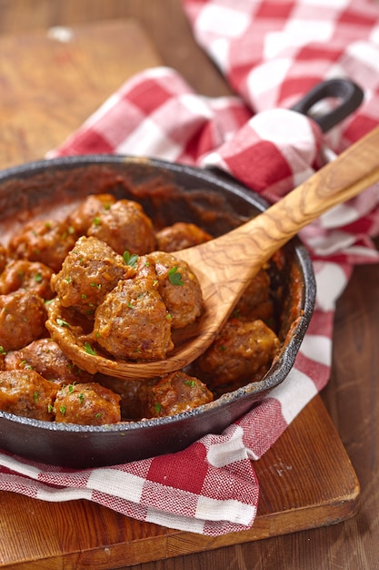 Gehaktballetjes met tomatensaus