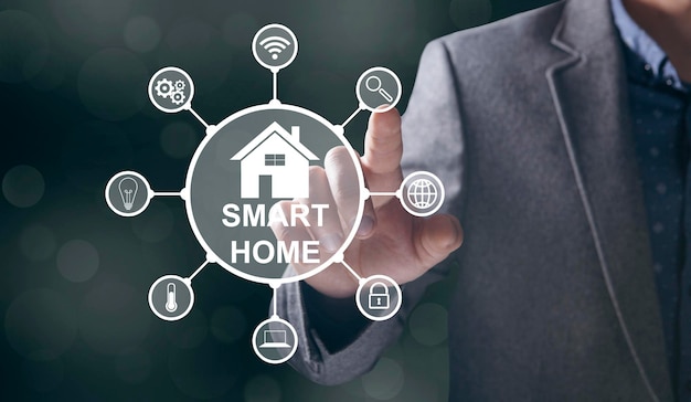 Geïllustreerde smart home Man tikken op het scherm