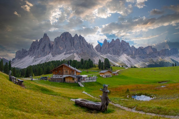 Photo geisleralm rifugio odle dolomites italy