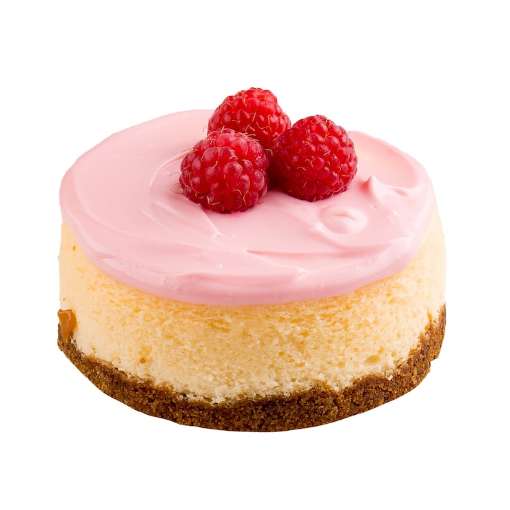 Foto geïsoleerde mini bramenmousse cake
