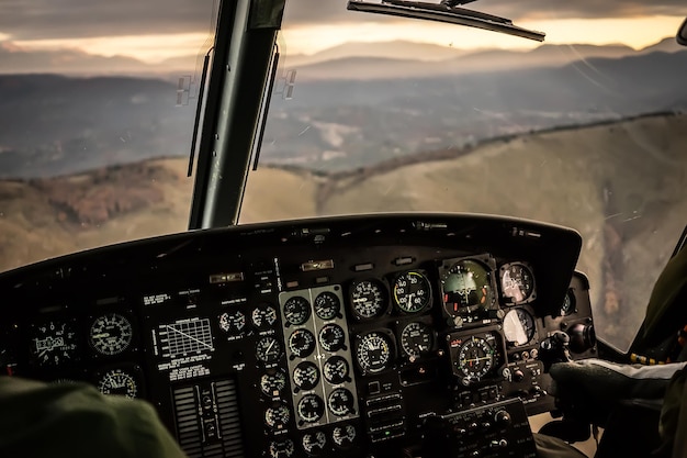 Gekapte afbeelding van piloten in de cockpit