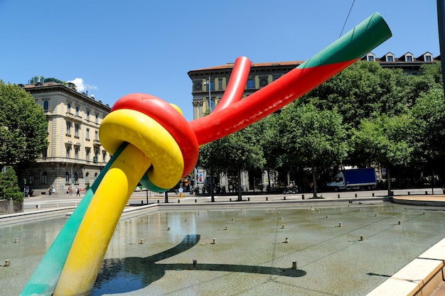 Gekleurde sculptuur in milaan