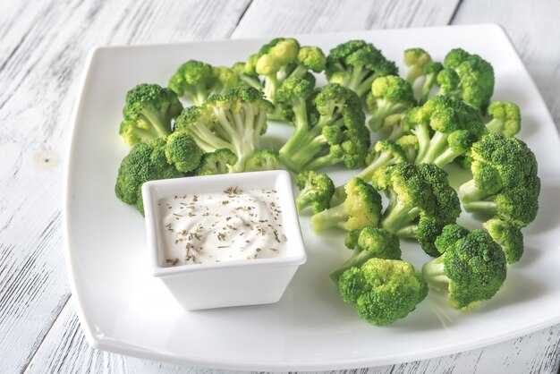 Gekookte broccoli met Griekse yoghurt