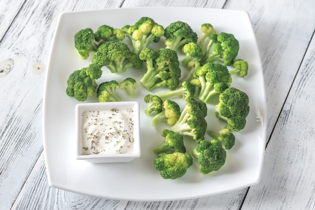 Gekookte broccoli met Griekse yoghurt