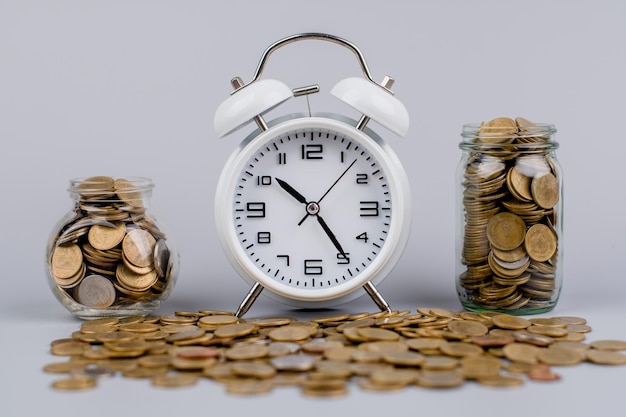 Geld en werktijd besparen van geld en tijd Loonstroomfondsen muntbank