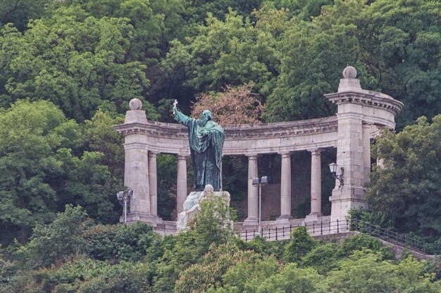 Foto collina di gellert a budapest