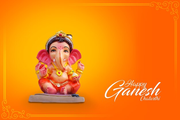 Gelukkig Ganesh Chaturthi-wenskaartontwerp met lord ganesha sclupture