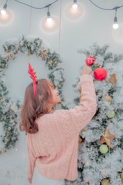 gelukkig meisje met kerst