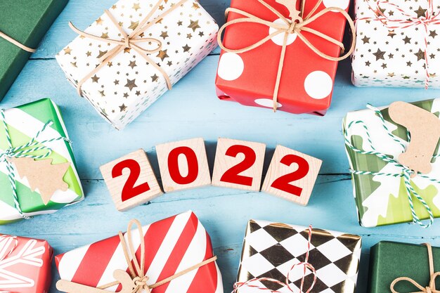 Gelukkig Nieuwjaar 2022 Kerst 2022 Kerstcadeaus geplaatst in een feestelijke sfeer