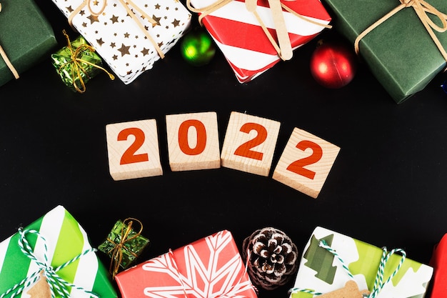 Gelukkig Nieuwjaar 2022 Kerst 2022 Kerstcadeaus geplaatst in een feestelijke sfeer