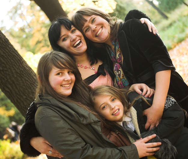 Gelukkige familie herfstdag