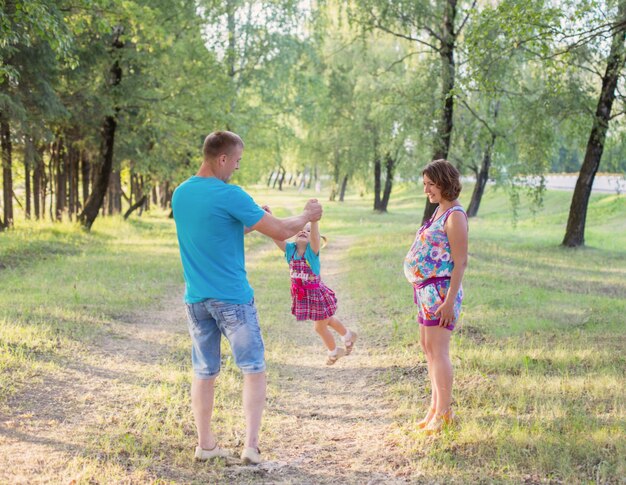 Gelukkige familie in park