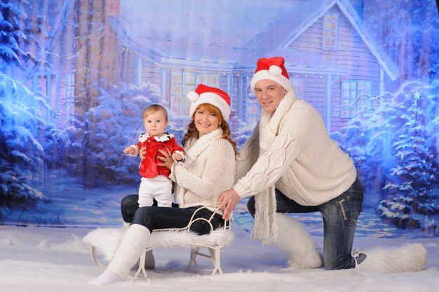 Gelukkige familie samen Kerstmis vieren