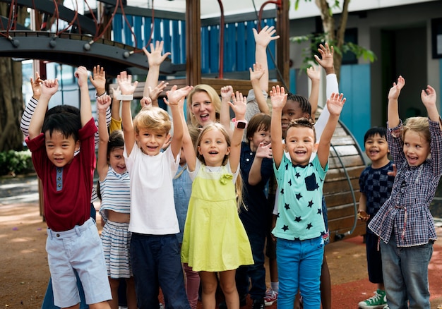 Gelukkige kinderen op de basisschool