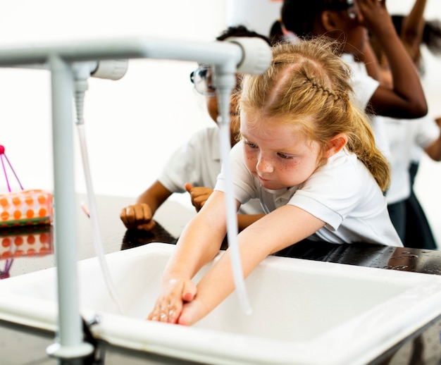 Gelukkige kinderen op de basisschool