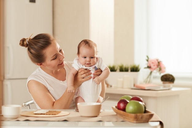 Gelukkige moeder en baby