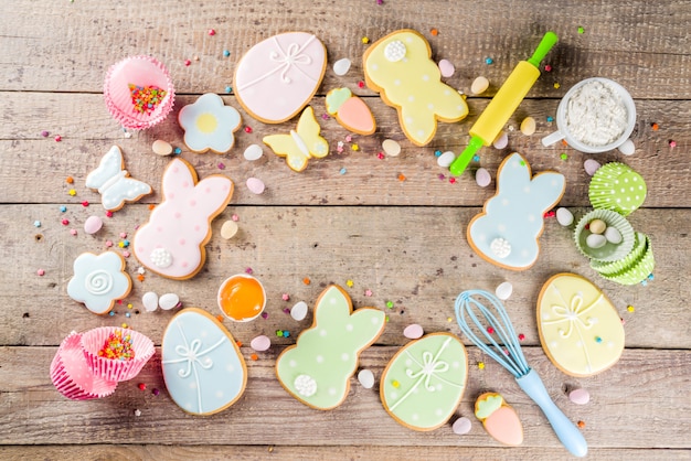 Gelukkige Pasen-achtergrond met koekjes