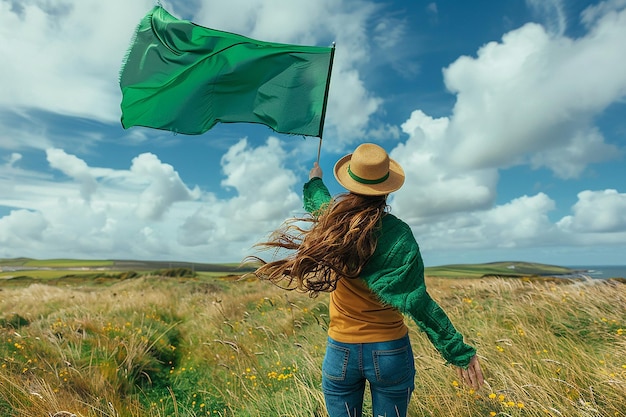 Gelukkige vrienden vieren Ierse Gelukkige St. Patrick's Day samen met bier