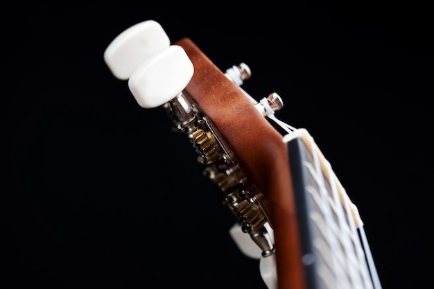 Gemaakt van mahonie kleine gitaar voor het spelen van professionele mahonie gitaarpartijen
