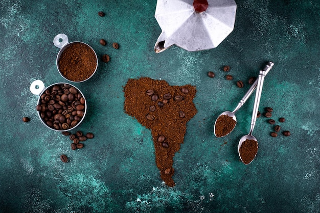 Foto gemaalde koffie en bonen uit zuid-amerika