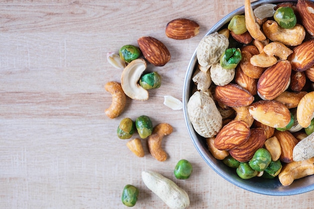 Gemengde noten voor gezondheid in een kom