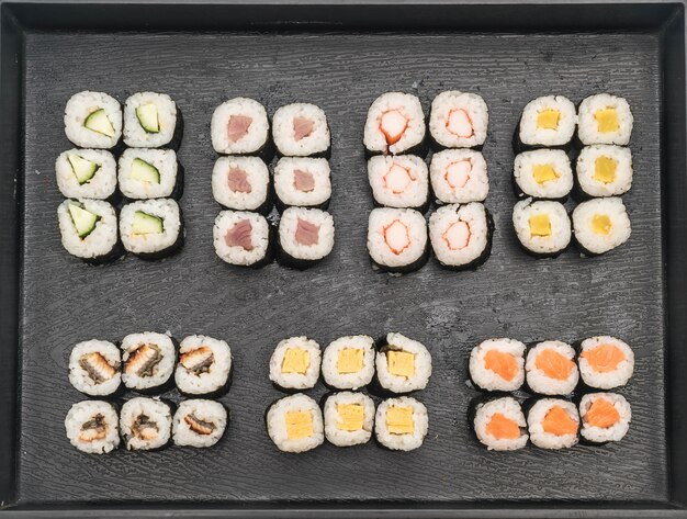 gemengde sushimaki - Japanse voedselstijl