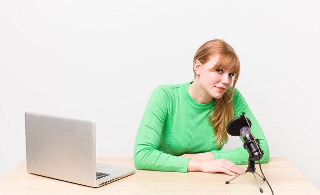 geneeskunde of wetenschap mooie studente vrouw