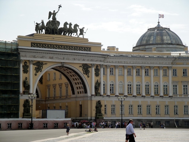 Photo general staff building on dvortsovaya place