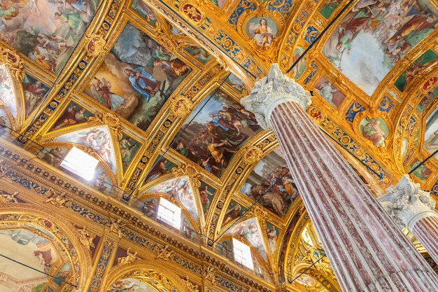 Photo genova italy 8 august 2023 annunziata's church basilica della santissima annunziata one of the most beautiful italian catholic church interior