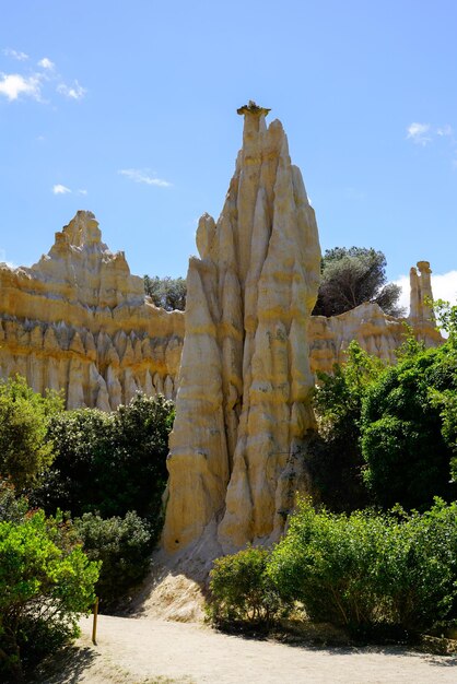 Foto erosione geologica organi di ille-sur-têt camini delle fate sito di ille sur tet france