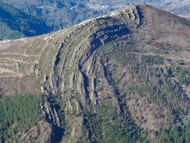 Photo geological formation called sil syncline caurel mountain range spain