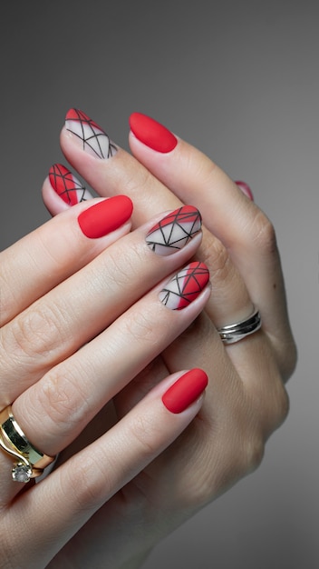 Foto nail art geometrica