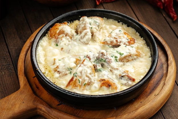 Georgian chkmeruli chicken dish with cream sauce