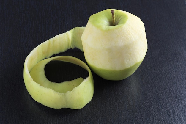 Gepelde groene appel