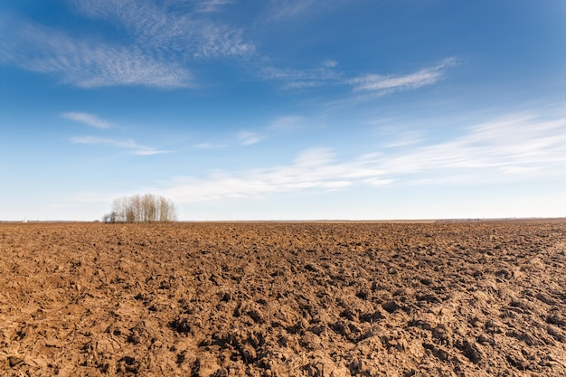 Geploegd landbouwgebied