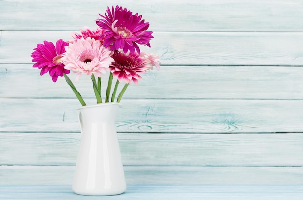 Foto mazzo di fiori di gerbera