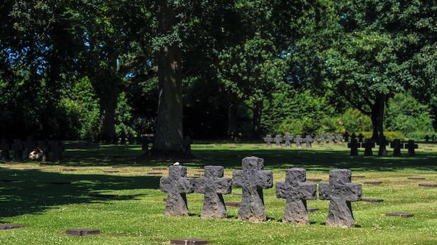 Foto cimitero e memoriale militare tedesco a la cambe normandia francia