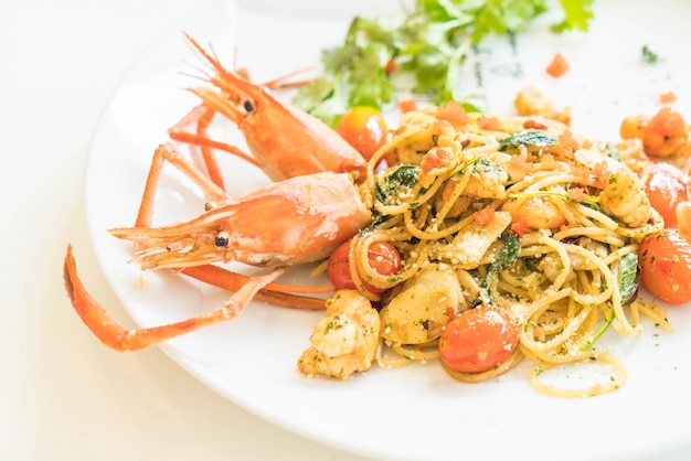 geroerbakte spaghetti met garnalen