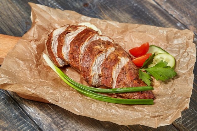 Gerookte kipfilet gehaktbrood plakjes met groenten