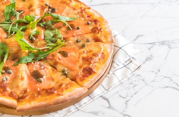 Gerookte zalm pizza