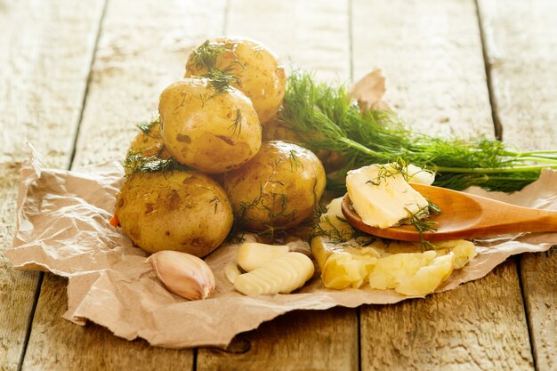 Geroosterde aardappelen met dille en knoflook