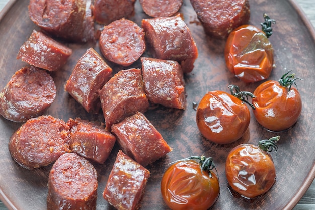 Geroosterde chorizo met kerstomaatjes