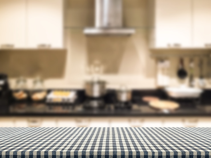 Foto geruit tafelkleed met keuken interieur achtergrond